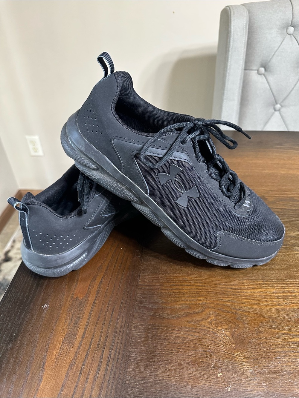 Under Armour Men’s Black Low-Profile Training Sneakers